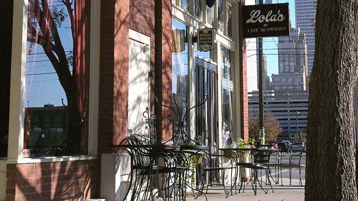 sidewalk cafe